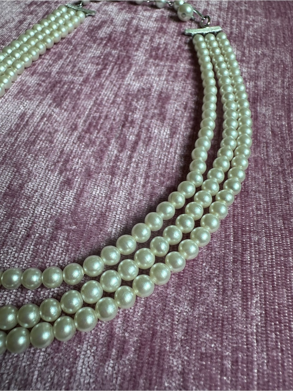Vintage Pearl 3 Strand Choker Necklace Layered White Bridal Coquette Jewelery - Picture 3 of 10
